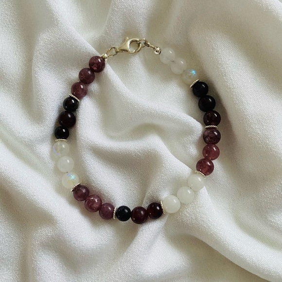 Handcrafted Healing/Comfort Bracelet for Menopause - Picture 1 of 3